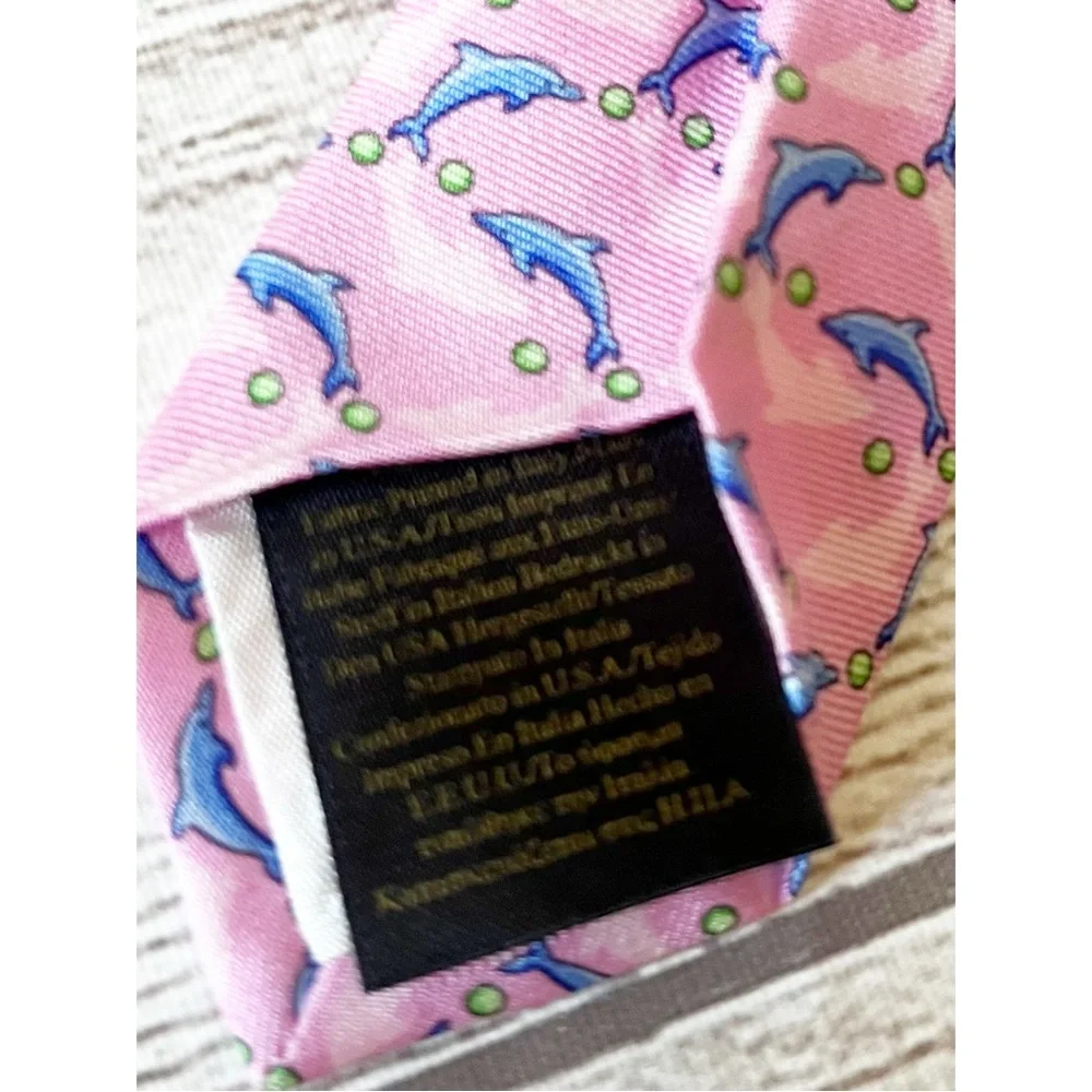 Brooks Brothers pink dolphin preppy print silk tie